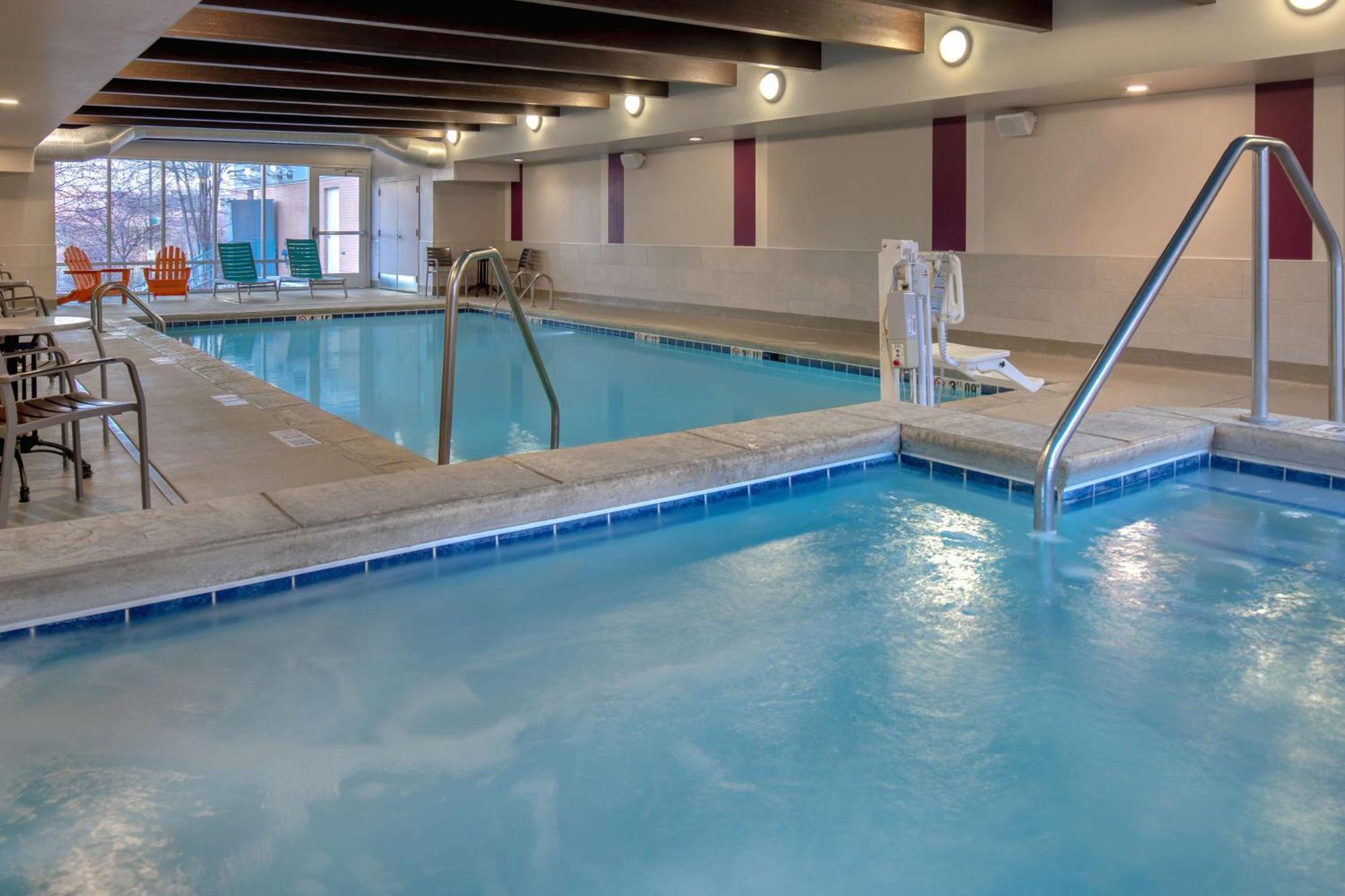 Home2 Suites By Hilton Omaha West Екстериор снимка